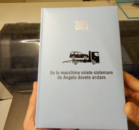 Eleganza funzionale: le agende personalizzate con stampa UV per un’officina meccanica
